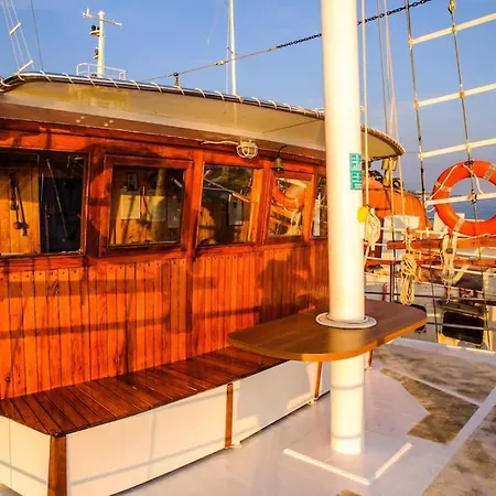Traditional Gulet With Crew Breakfast&lunch Botel *